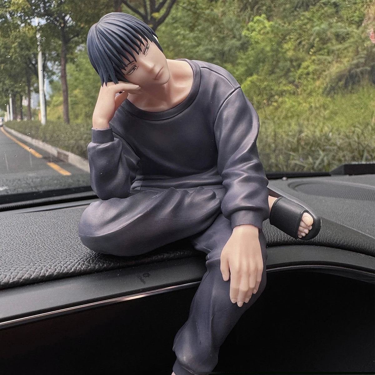 Fushiguro Toji Sitting Pose Figure – Jujutsu Kaisen PVC Collectible (12cm)